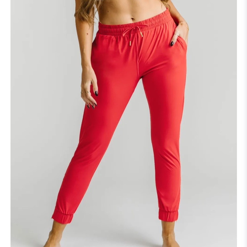 Zyia Red Everywhere Zipper joggers size M